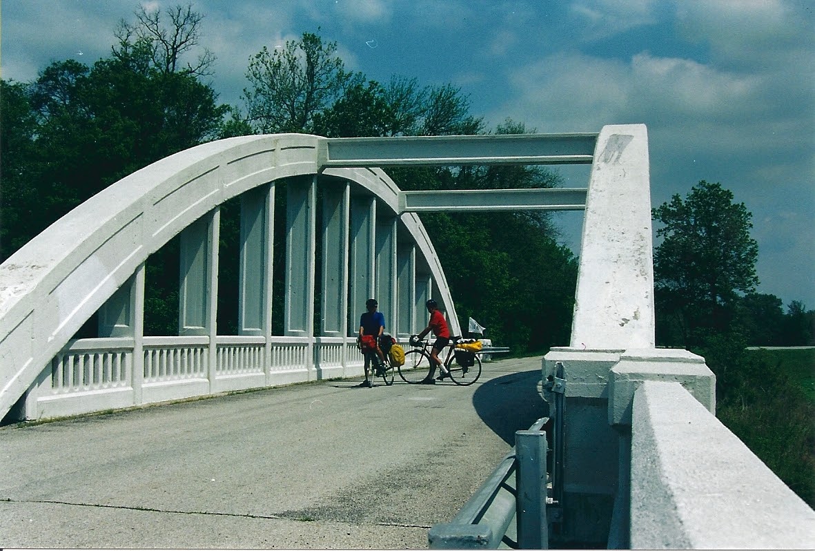 Rainbow Bridge After lunch we made the left turn on to the Old Route 66 road. This was a quiet stretch of road. I could imagine that Baxter Springs had not changed much since…